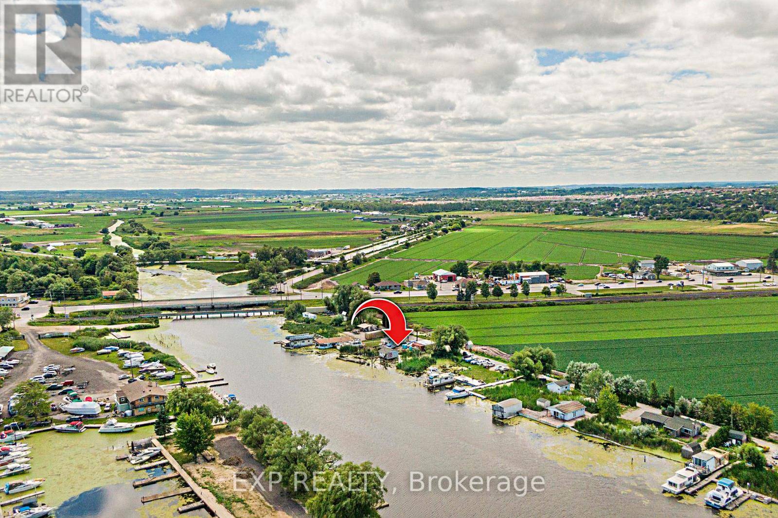 Bradford West Gwillimbury, ON L3Z3H3,17 PRIVATE DRIVE