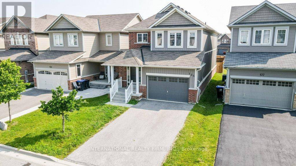 New Tecumseth (alliston), ON L9R0R5,135 KNIGHT STREET