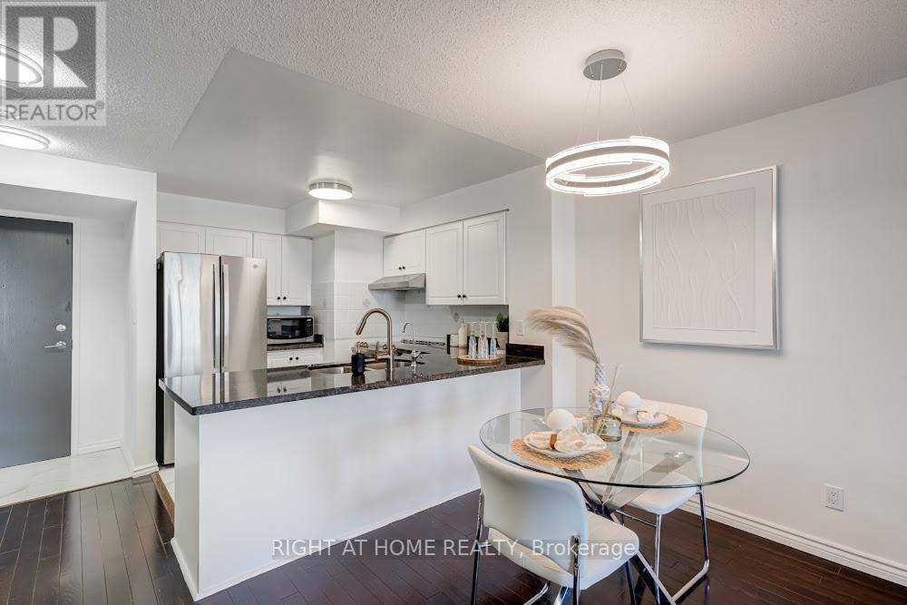Richmond Hill (langstaff), ON L4B4M4,19 Northern Heights DR #304