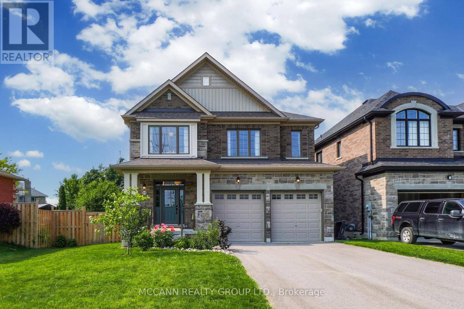 Uxbridge, ON L9P1W7,15 LOW BOULEVARD