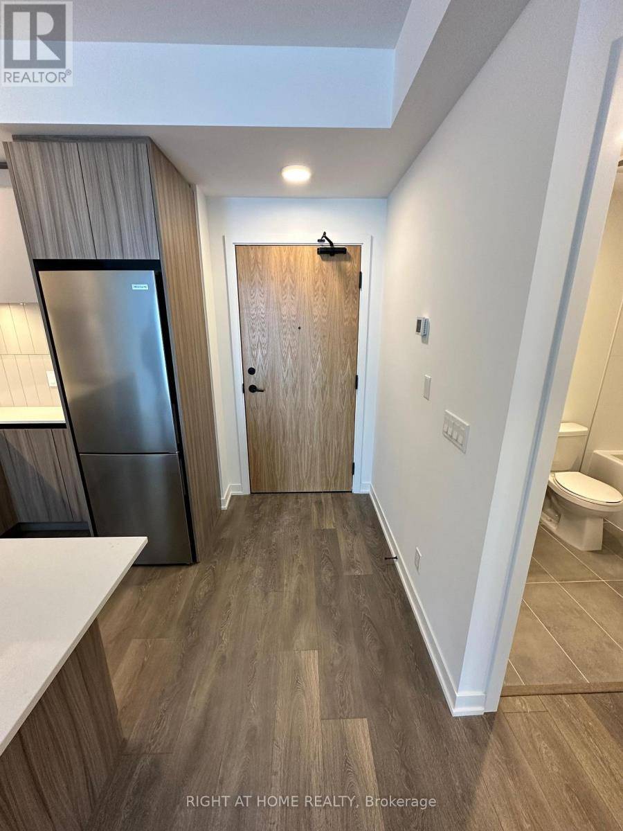 Vaughan (beverley Glen), ON L4J0L4,7950 Bathurst ST #1220