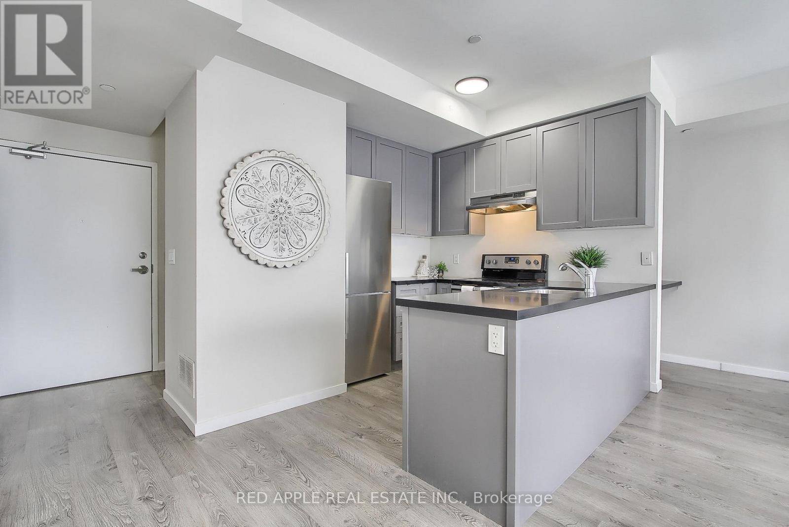 Aurora (aurora Village), ON L4G3G5,600 Alex Gardner CIR #110