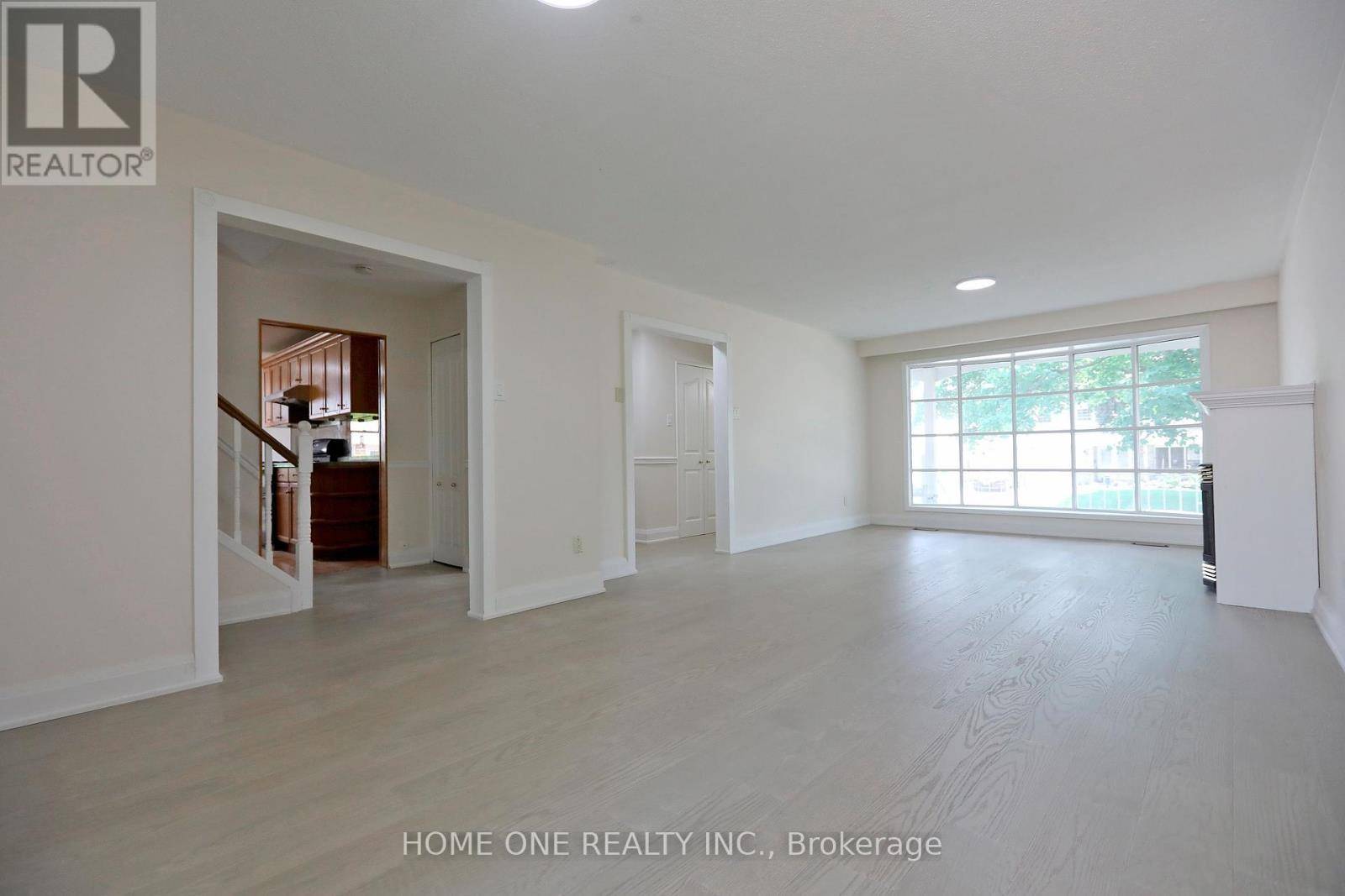 Markham (royal Orchard), ON L3T3W7,18 SHADY LANE CRESCENT