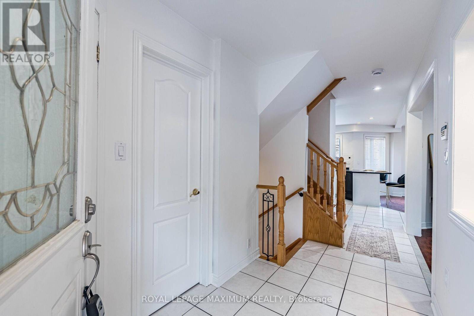 Vaughan (elder Mills), ON L4H1J9,141 PANORAMA CRESCENT