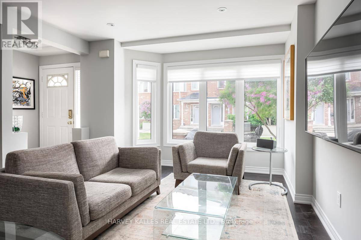 Vaughan (crestwood-springfarm-yorkhill), ON L4J8H1,18 Clark AVE West #64