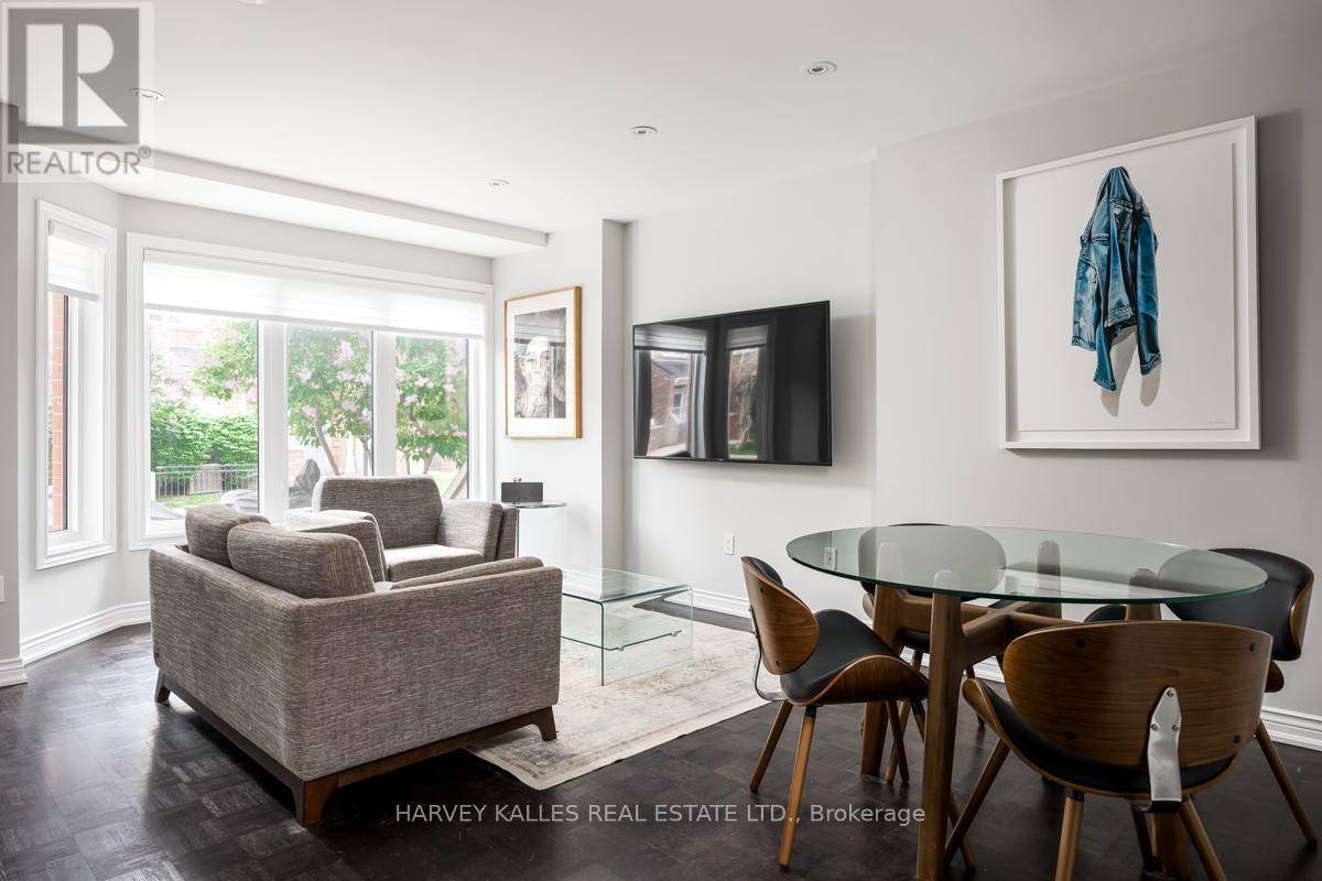 Vaughan (crestwood-springfarm-yorkhill), ON L4J8H1,18 Clark AVE West #64