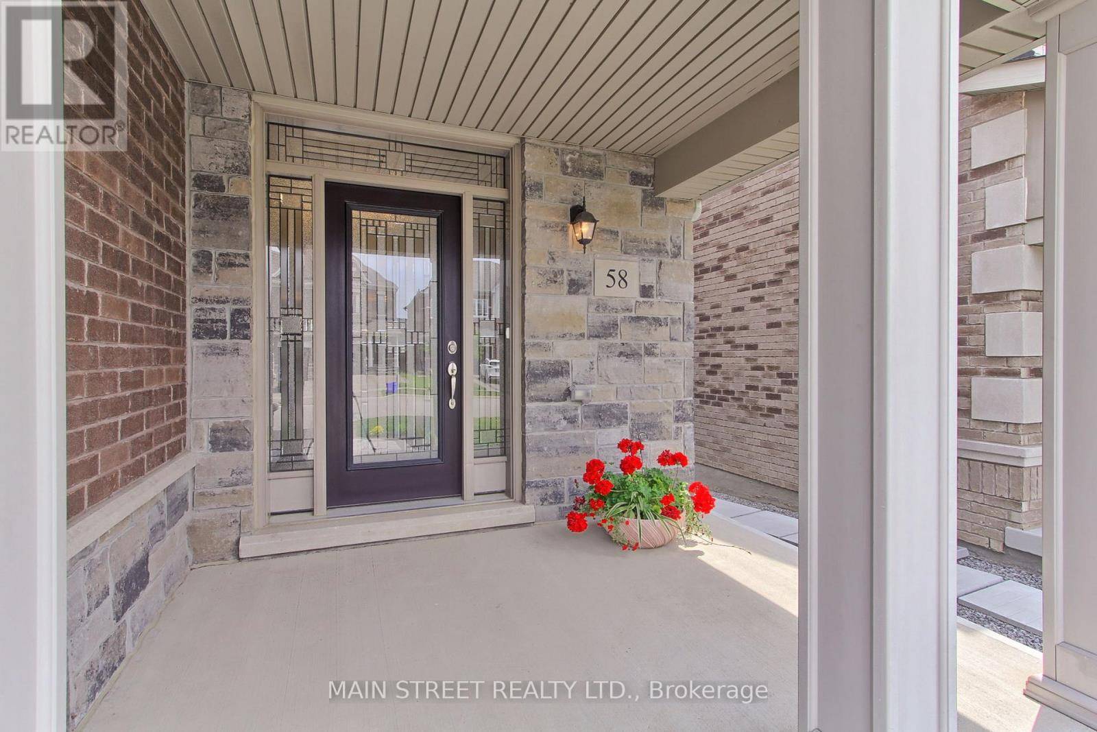 East Gwillimbury (sharon), ON L9N0S5,58 SHARONVIEW CRESCENT