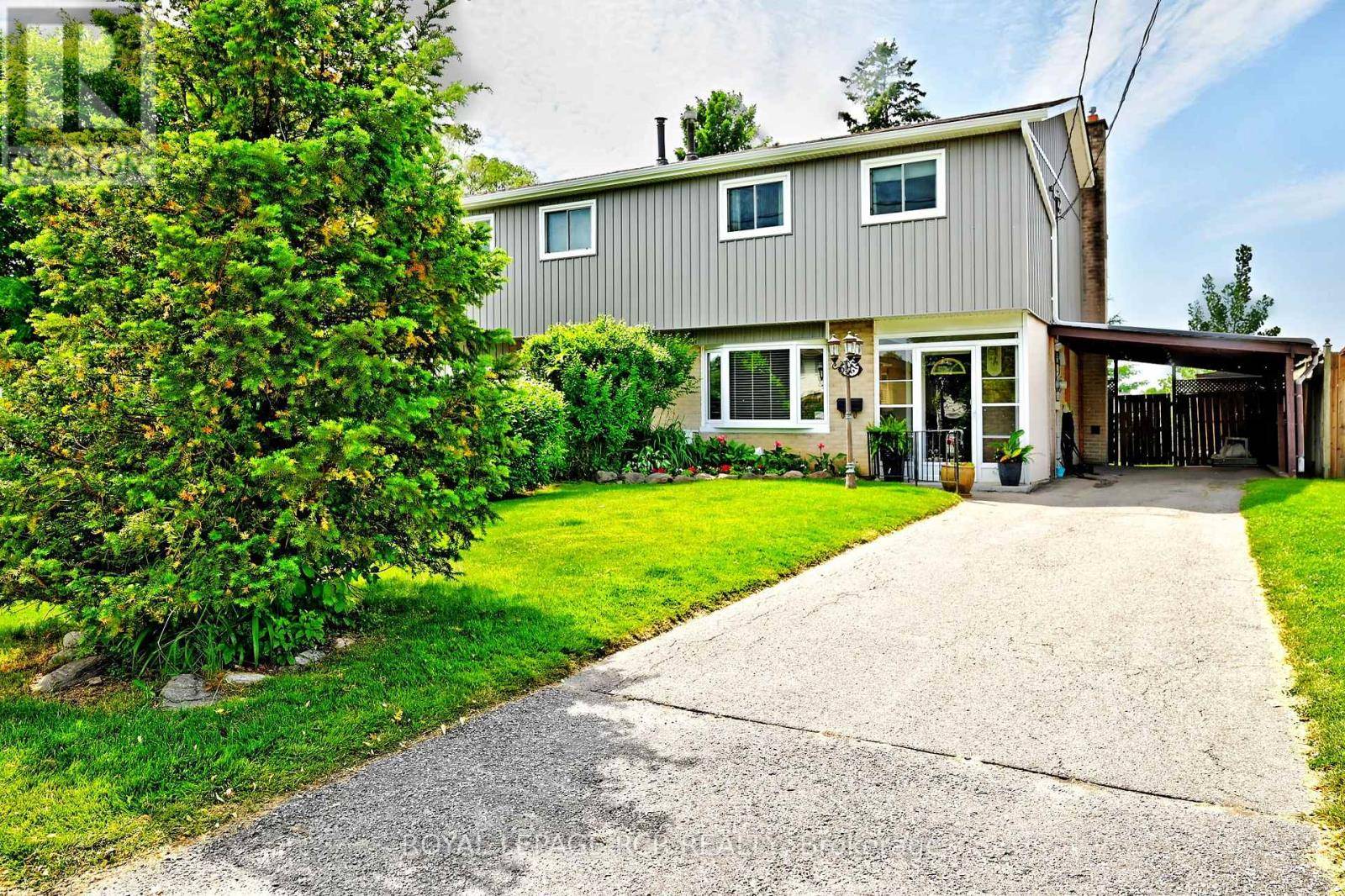 Newmarket (huron Heights-leslie Valley), ON L3Y3L8,252 PATTERSON STREET