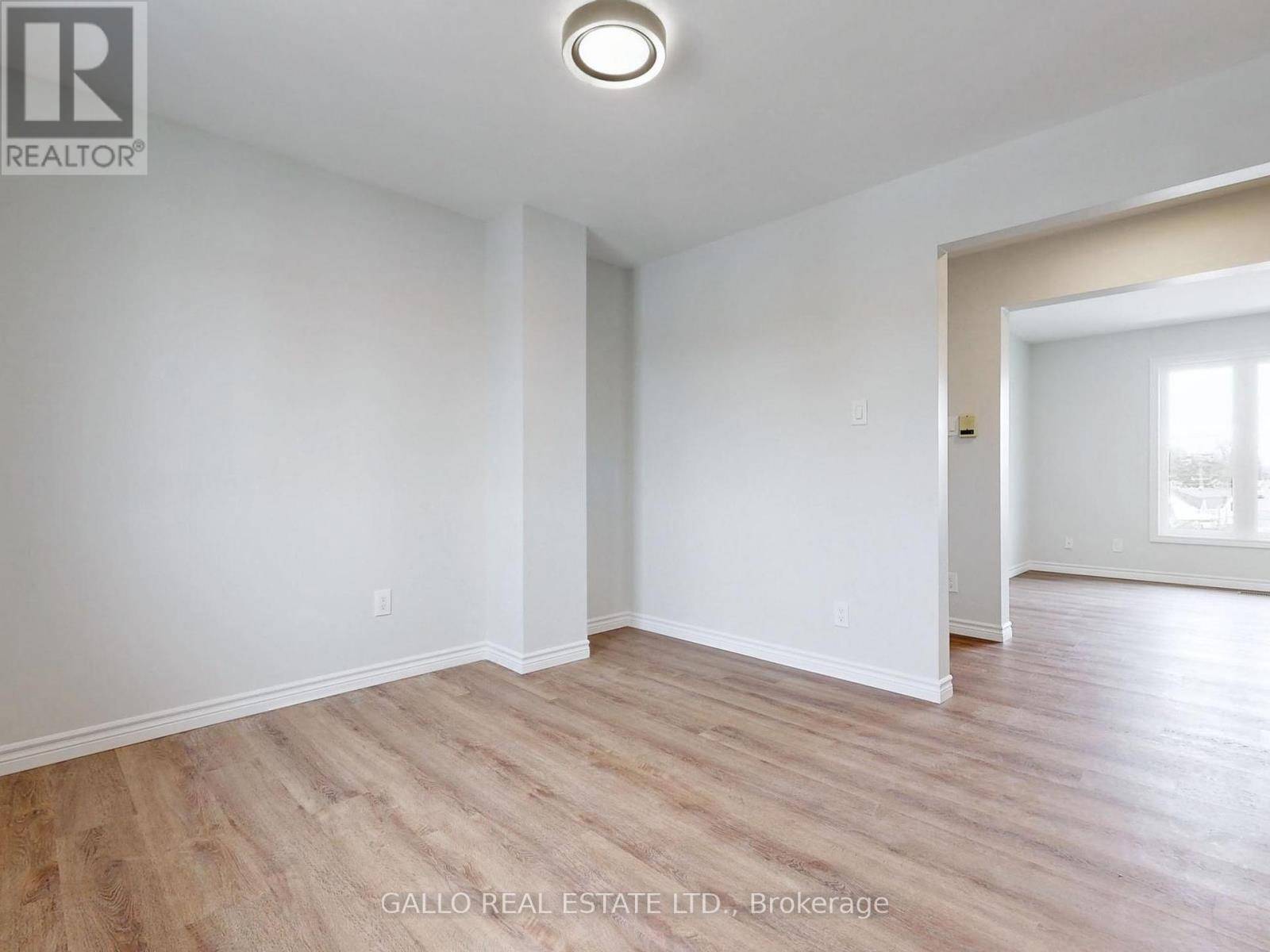 Uxbridge, ON L9P1E2,40 ASH STREET