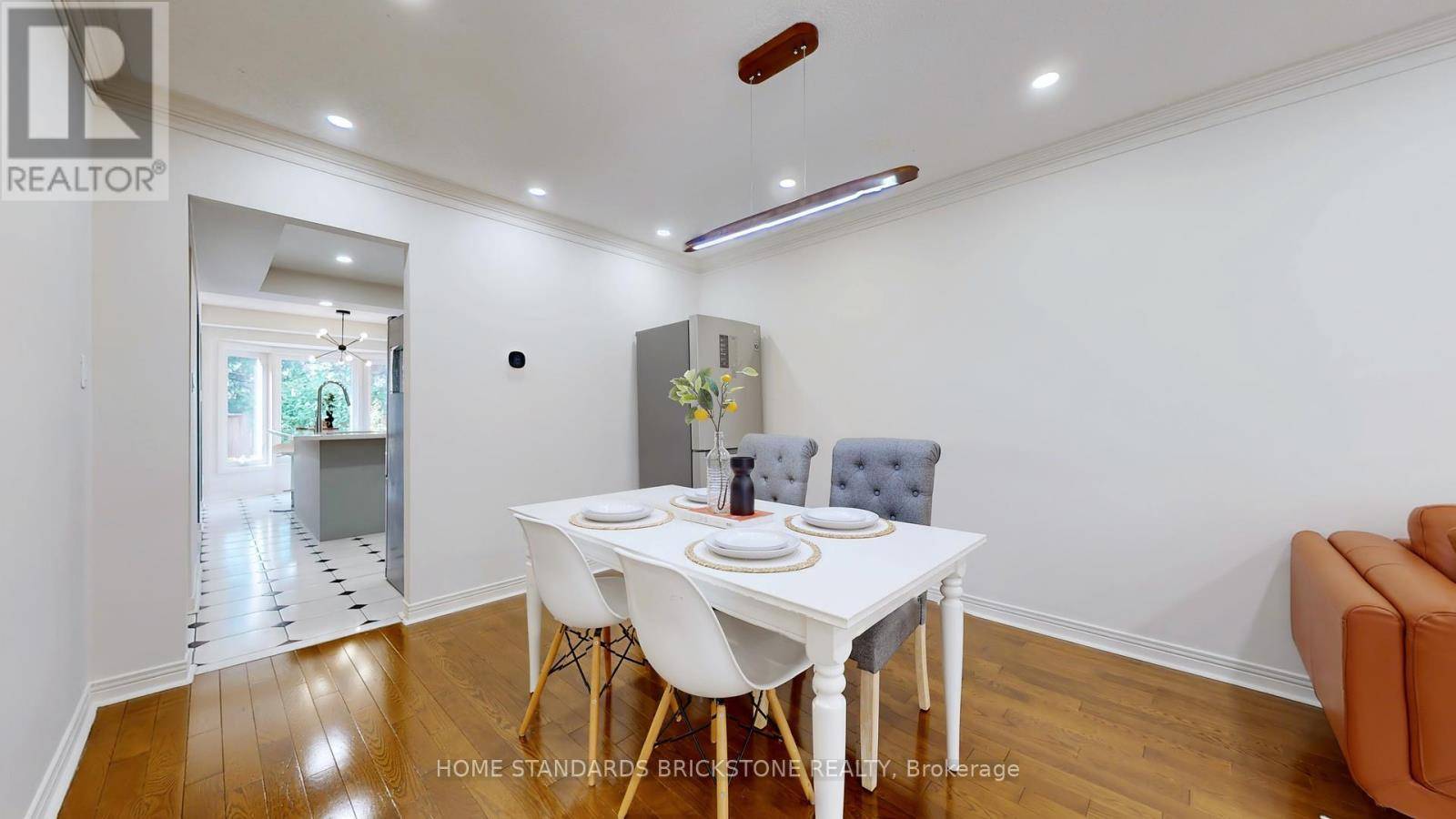 Vaughan (crestwood-springfarm-yorkhill), ON L4J7P4,20 BROWNSTONE CIRCLE