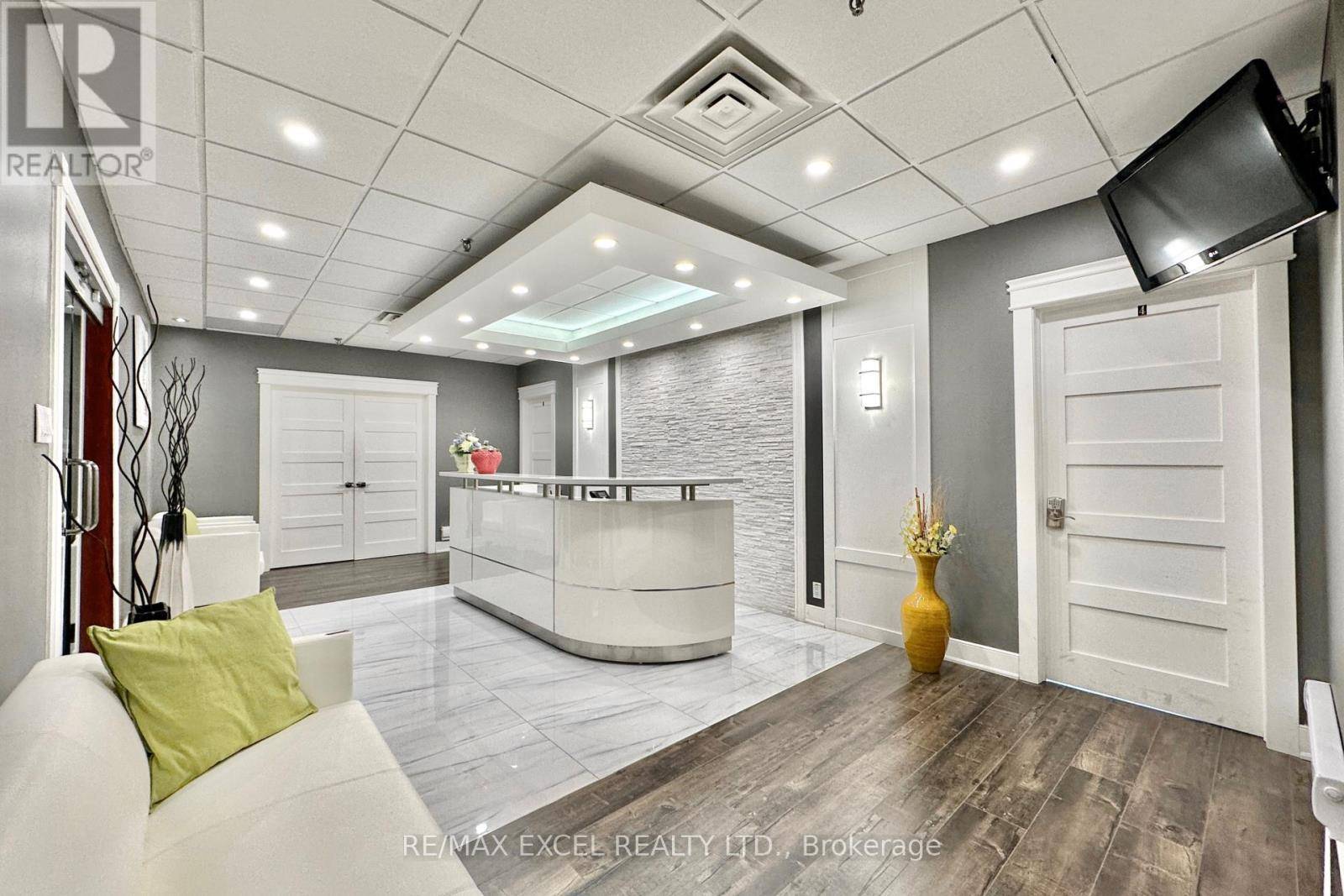 Markham (milliken Mills West), ON L3R0A9,3950 14th AVE #407