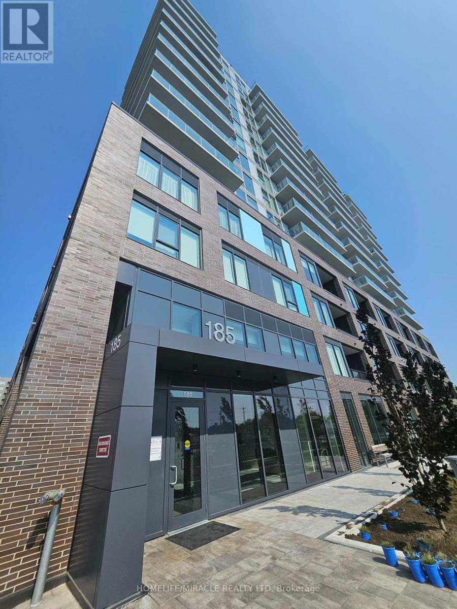 Newmarket (central Newmarket), ON L3Y0G7,185 DEERFIELD RD #116