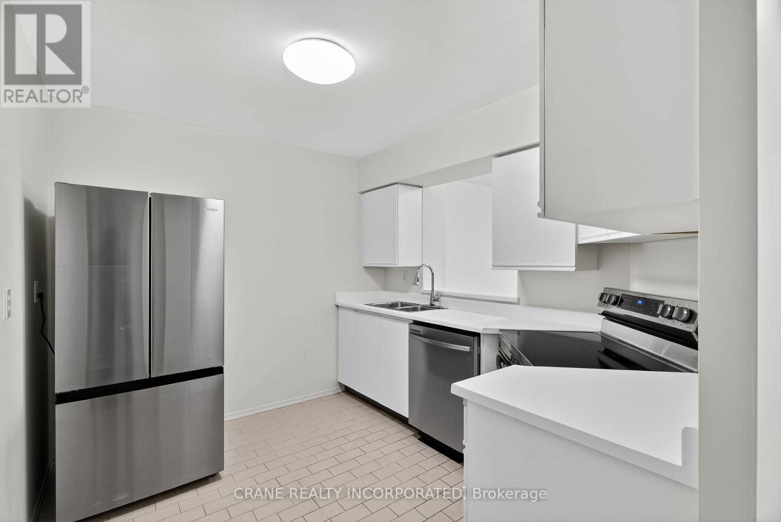 Richmond Hill (crosby), ON L4C8T4,326 East Major Mackenzie DR East #618