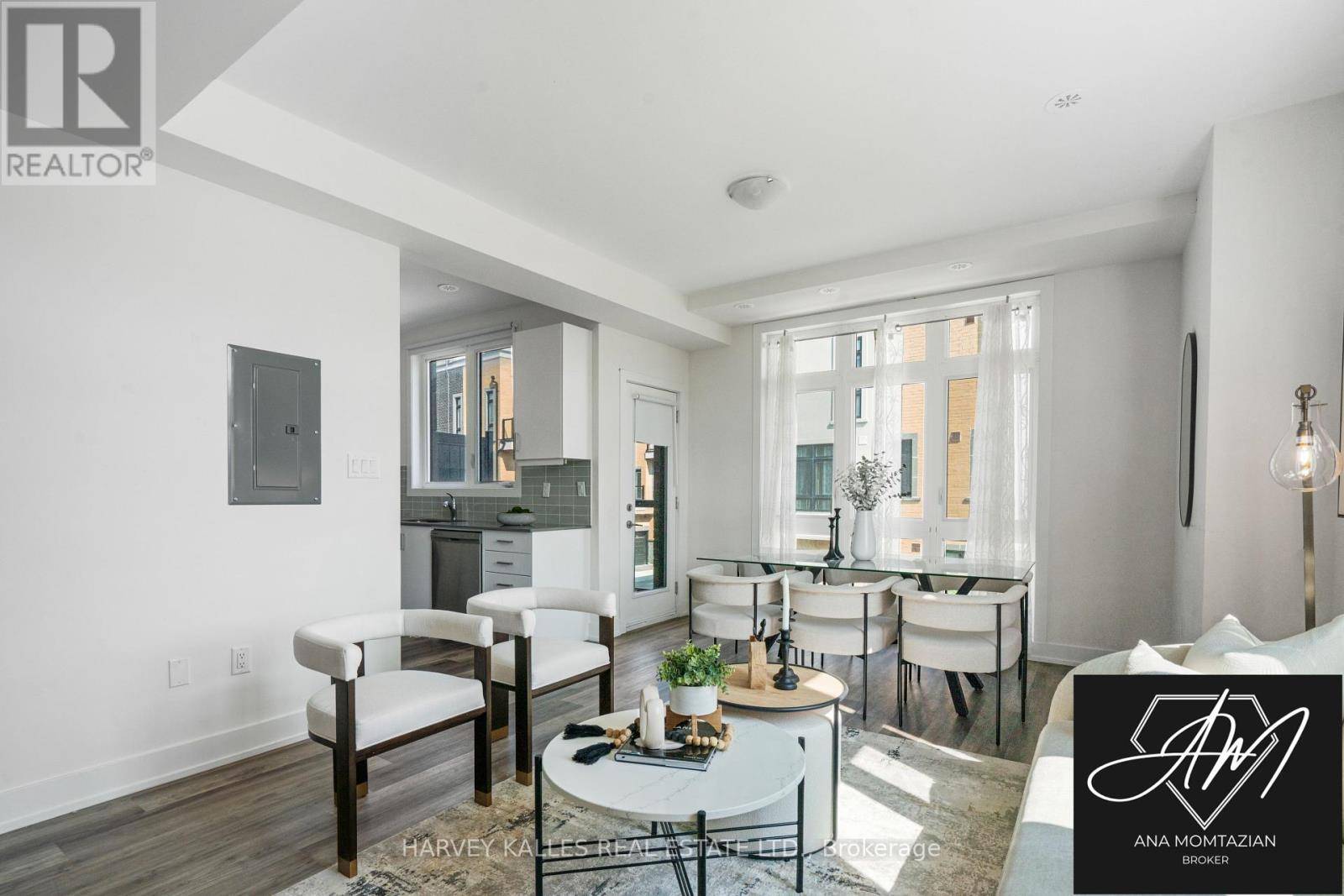 Richmond Hill (oak Ridges), ON L4E4H1,9 Phelps LN #270