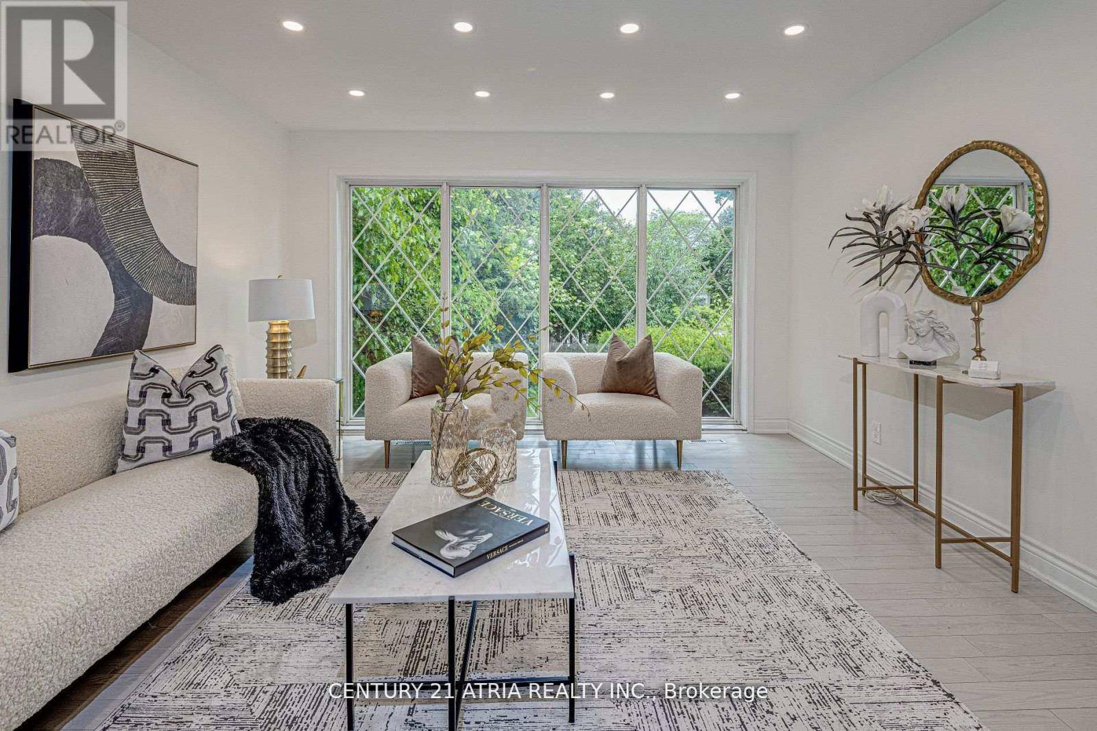 Markham (royal Orchard), ON L3T3K5,18 HESTER COURT