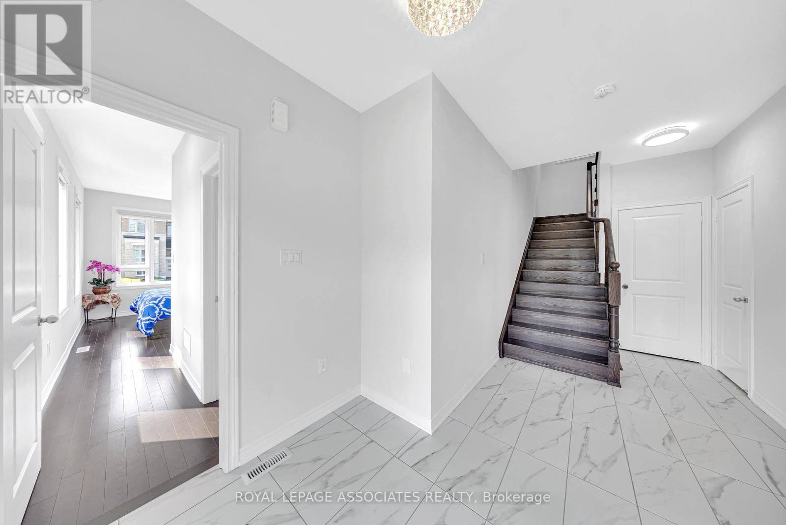Whitchurch-stouffville, ON L4A5E2,375 BOUNDARY BOULEVARD