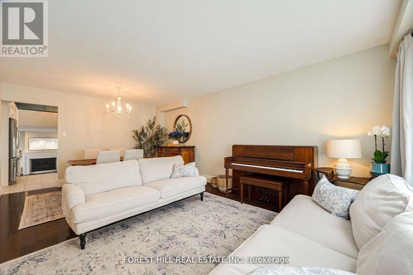 Newmarket (central Newmarket), ON L3Y5C9,473 DIXON BOULEVARD