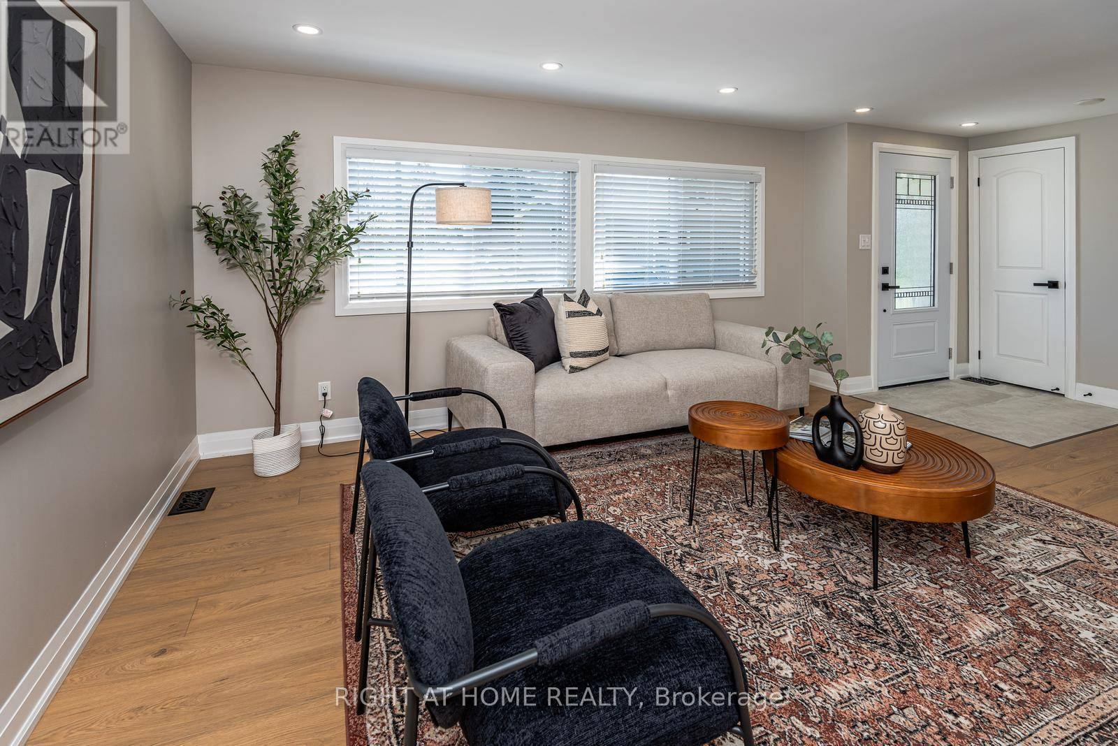 Innisfil, ON L9S1N9,83 HAWTHORNE DRIVE