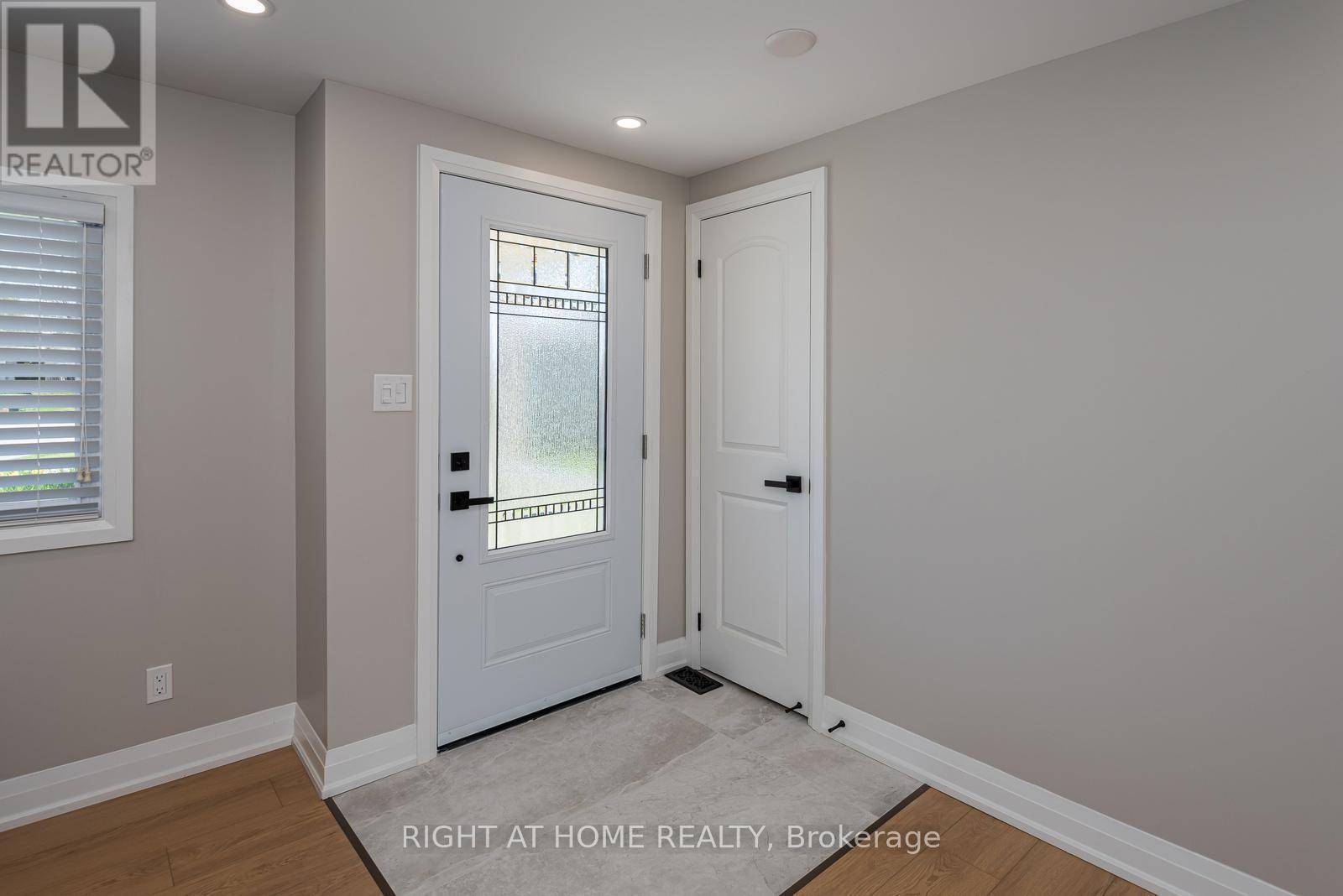 Innisfil, ON L9S1N9,83 HAWTHORNE DRIVE