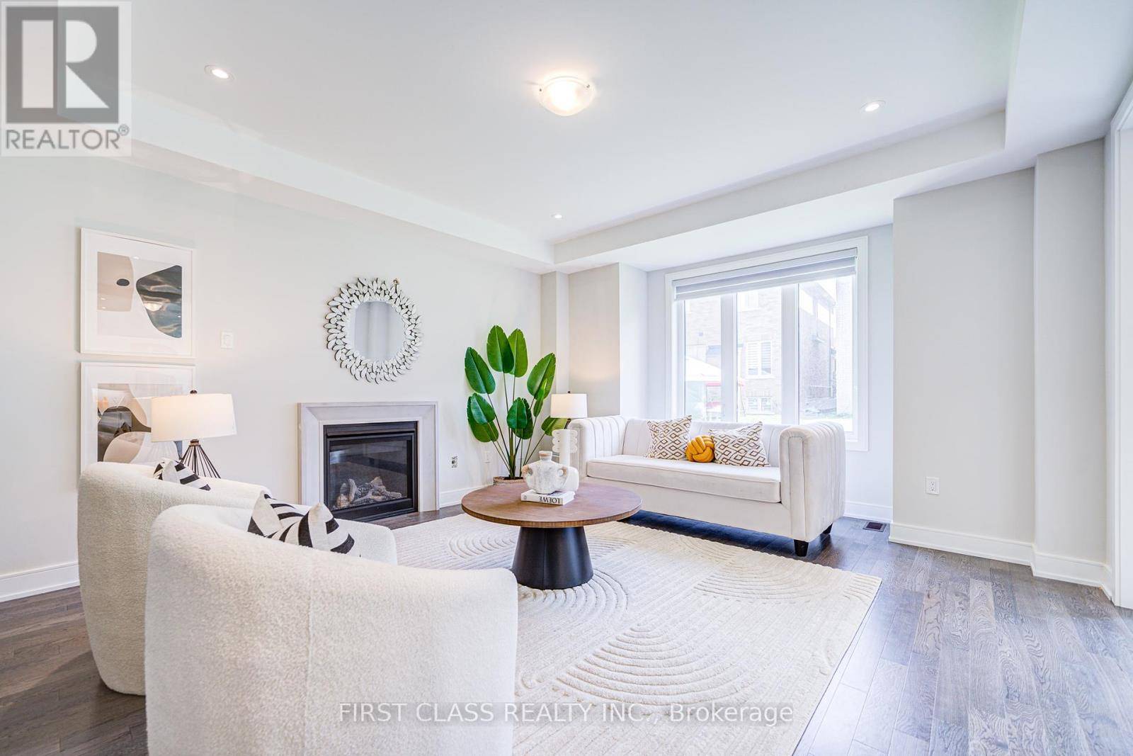 East Gwillimbury (queensville), ON L9N1S4,99 ANGUS MORTON CRESCENT
