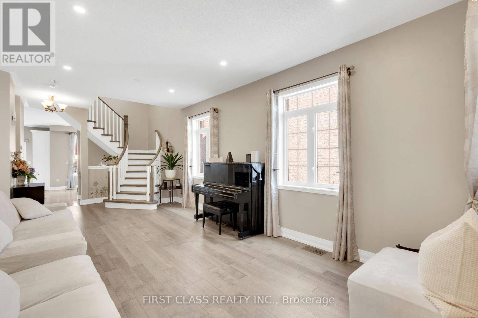 Markham (berczy), ON L6C3A8,12 CHARLES STURDY ROAD