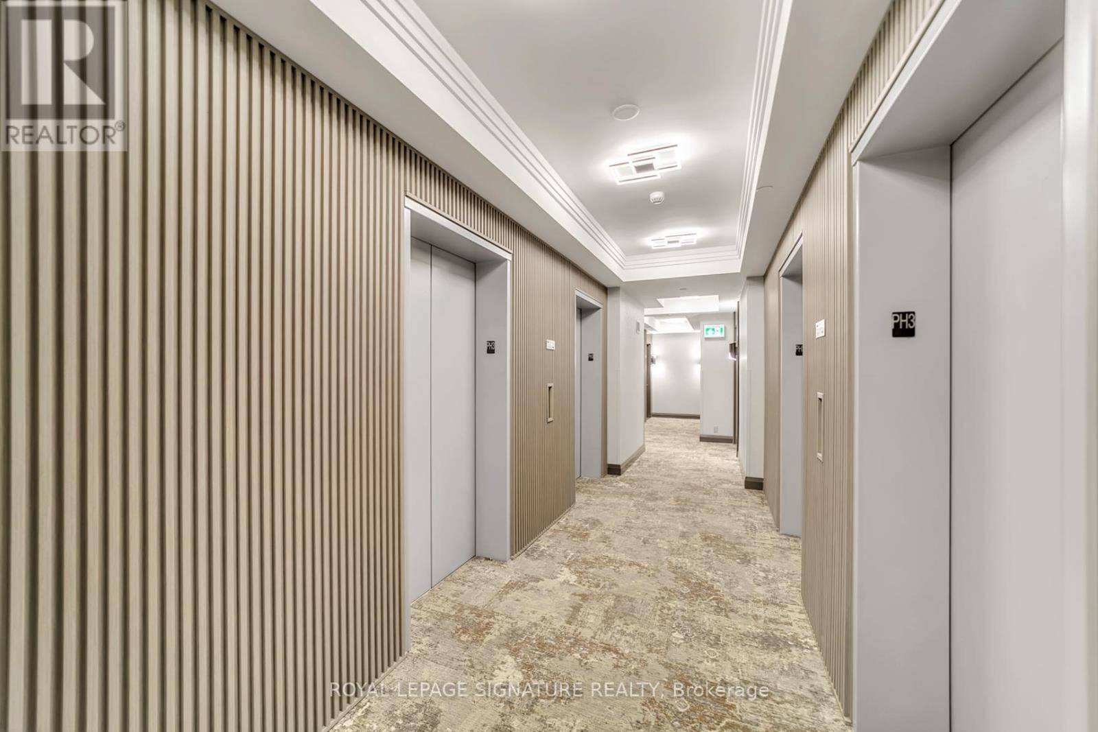 Markham (grandview), ON L3T0C8,7161 Yonge ST #Ph316