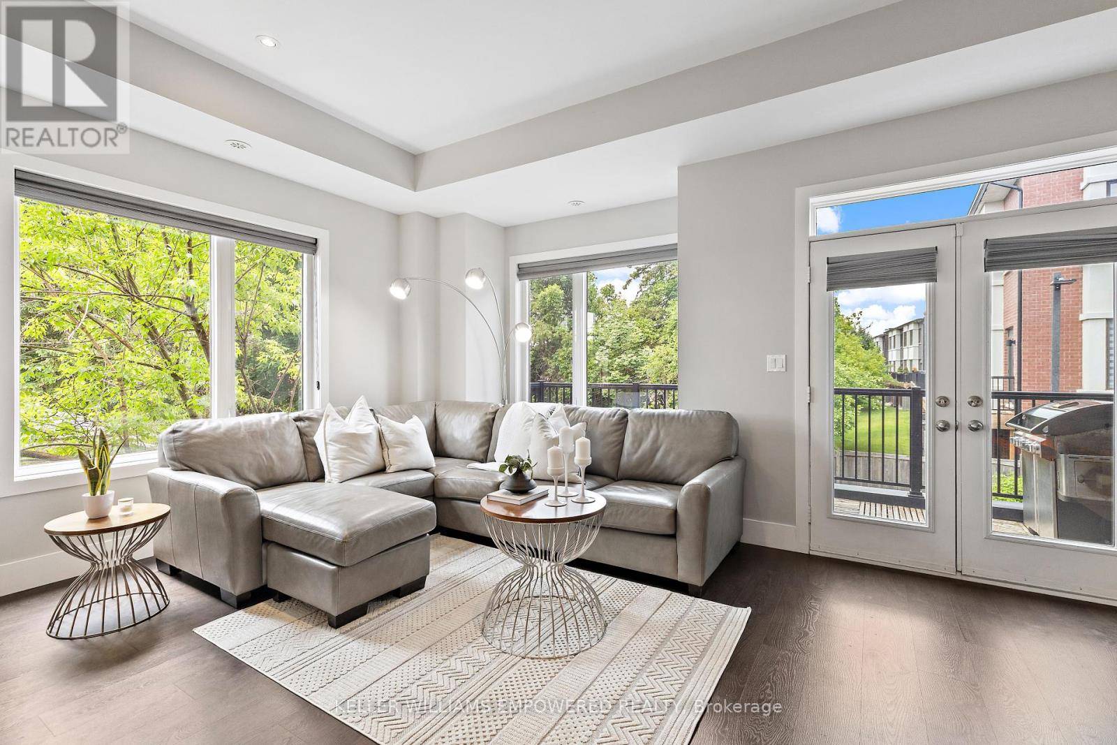 Richmond Hill (crosby), ON L4C0Z8,10558 BAYVIEW AVENUE