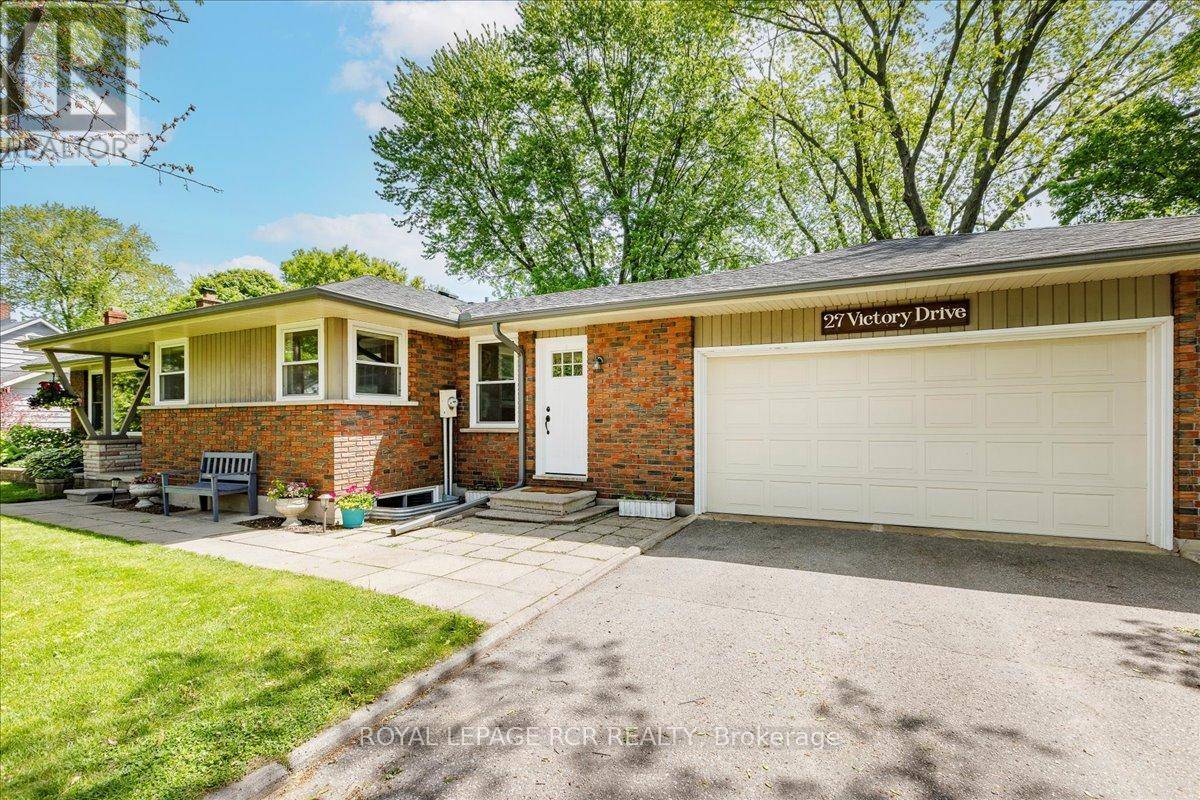 East Gwillimbury (mt Albert), ON L0G1M0,27 VICTORY DRIVE
