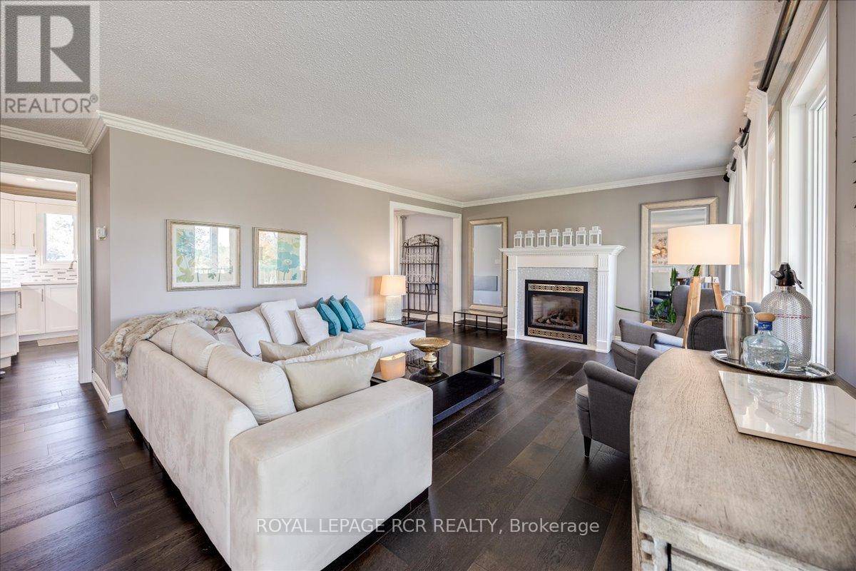East Gwillimbury, ON L0G1M0,21324 MCCOWAN ROAD