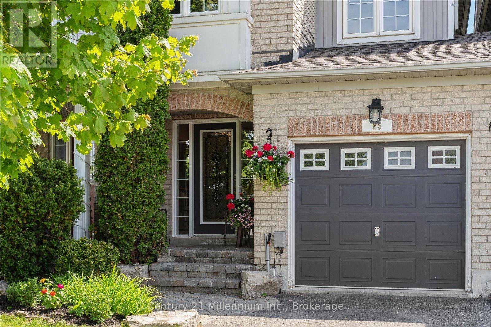 East Gwillimbury (mt Albert), ON L0G1M0,25 HAMMILL HEIGHTS