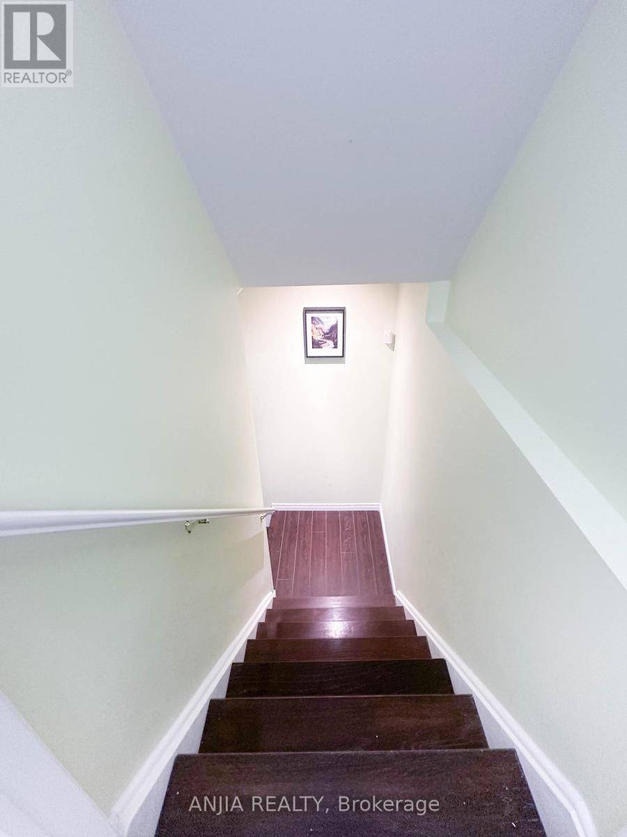 Markham (berczy), ON L6C3E6,139 Hillwood ST #Basement