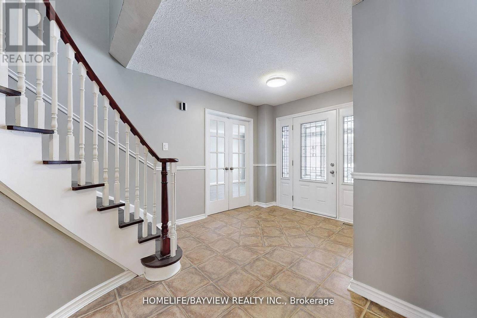 Newmarket (huron Heights-leslie Valley), ON L3Y7G9,883 LESLIE VALLEY DRIVE
