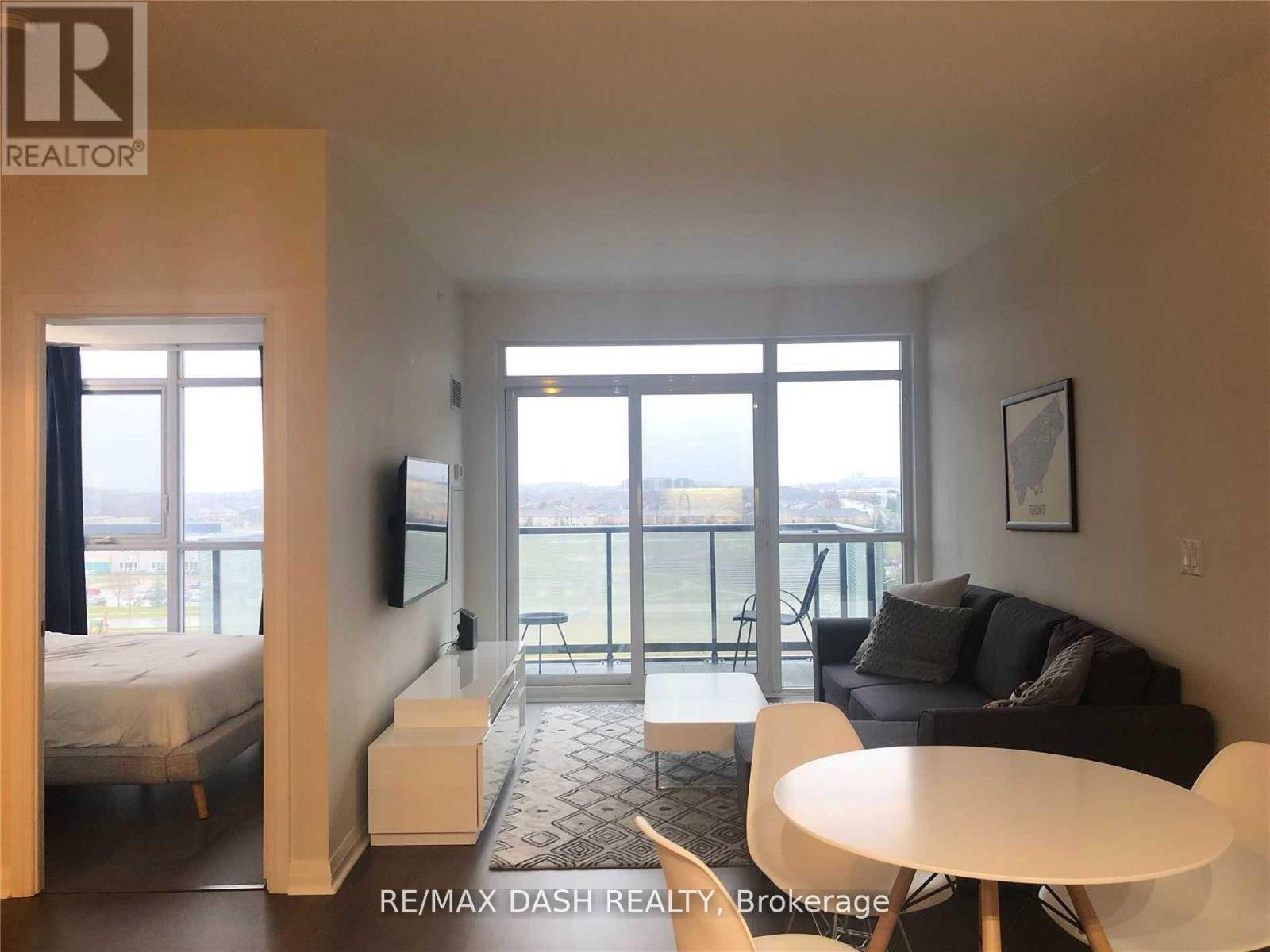 Richmond Hill (langstaff), ON L4B4T9,55 Oneida CRES #711