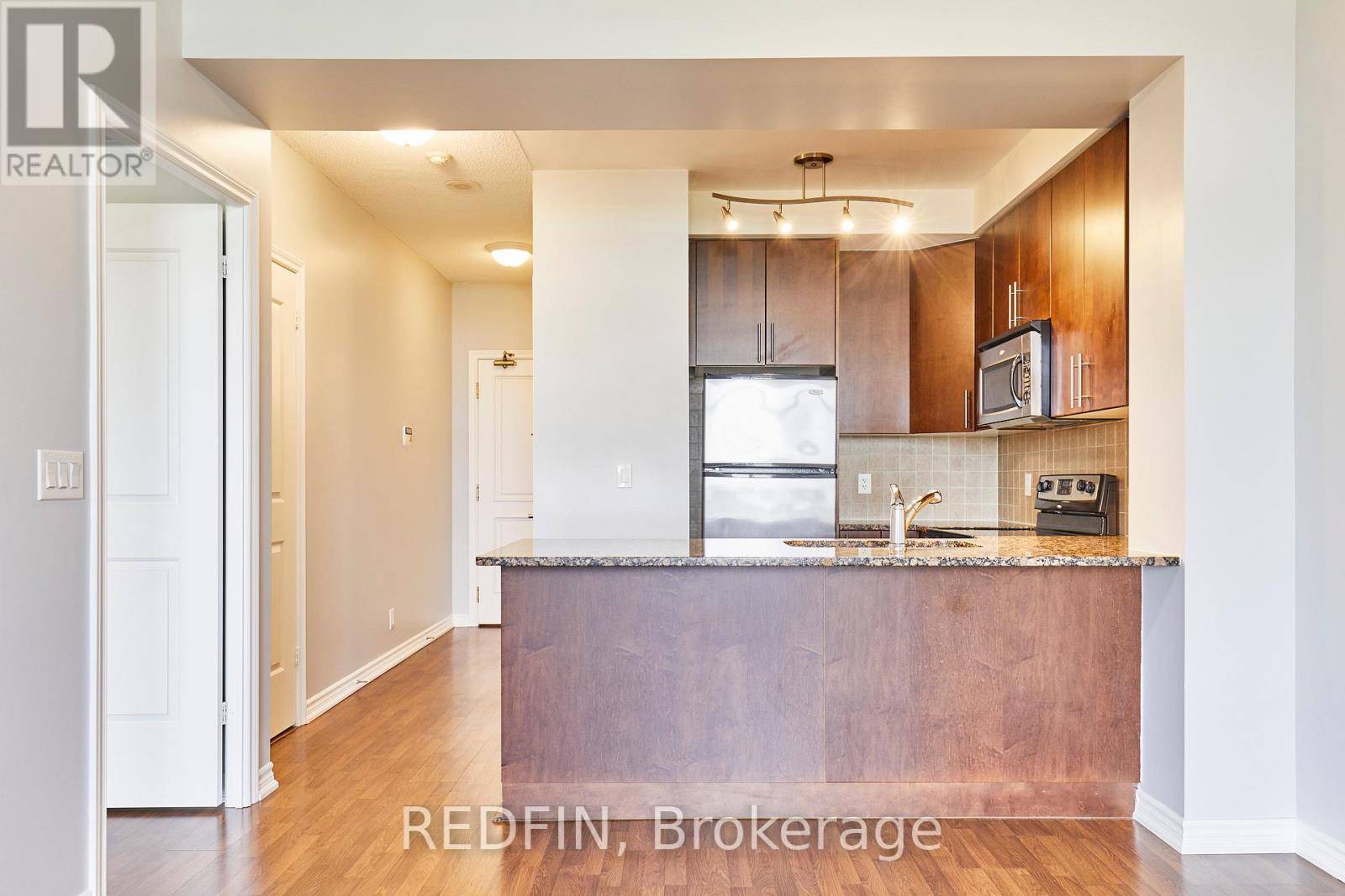 Vaughan (maple), ON L6A0J8,9235 Jane ST #1016