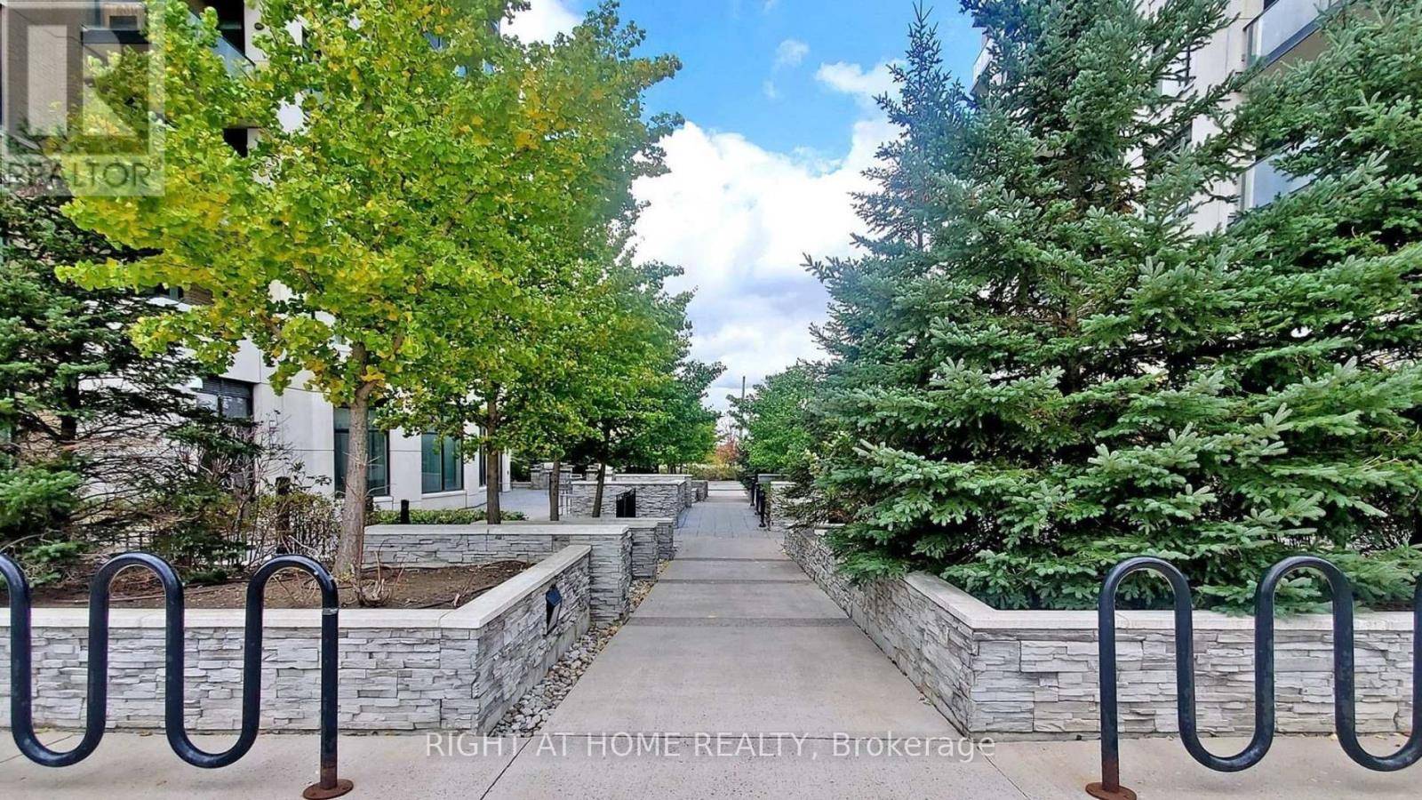 Markham (unionville), ON L6G0C8,111 Upper Duke CRES #609
