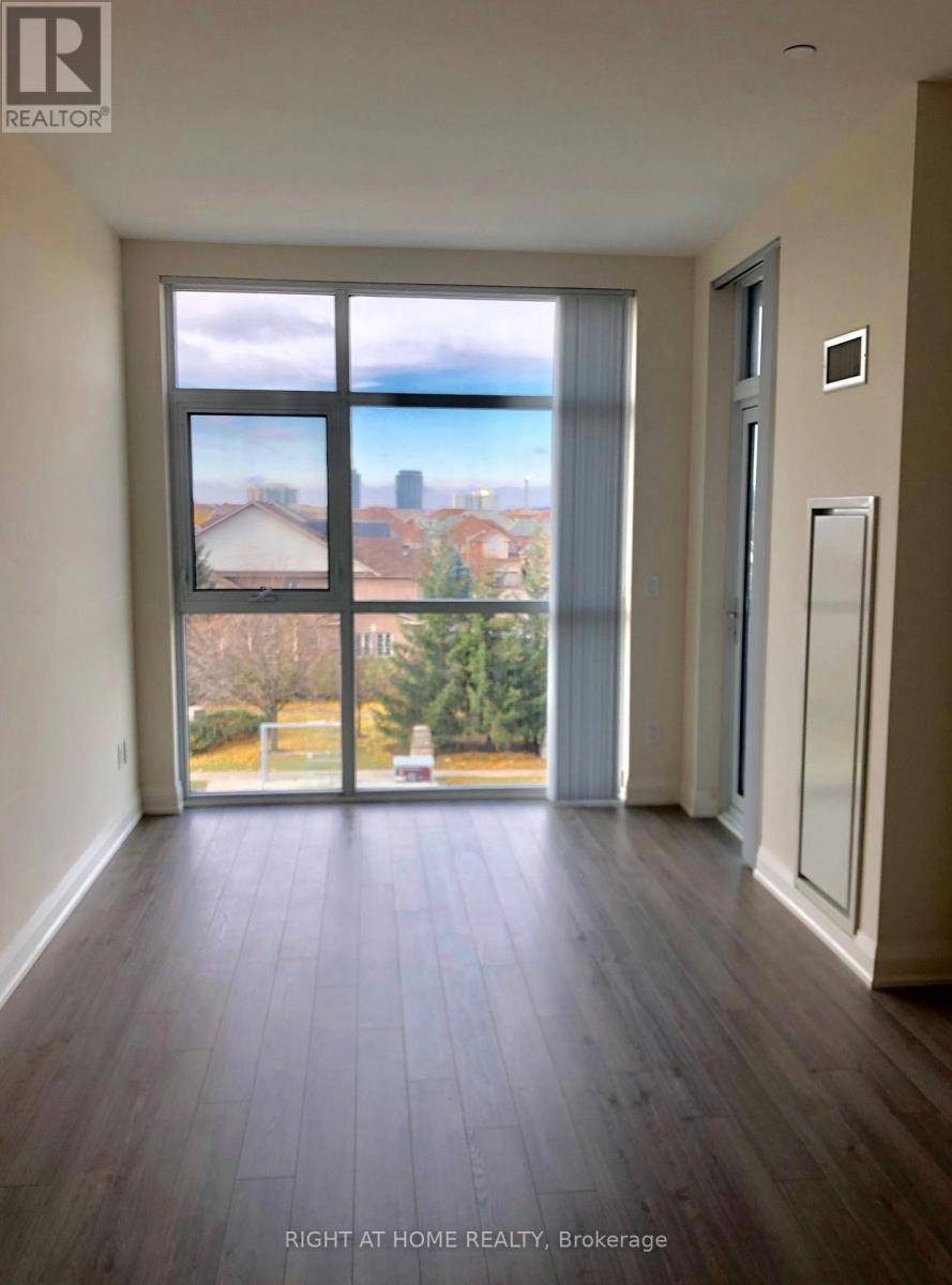 Richmond Hill (doncrest), ON L4B3V1,8763 Bayview AVE #326