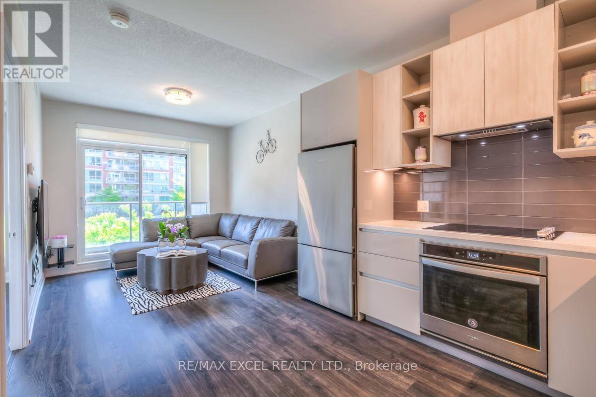 Richmond Hill (doncrest), ON L4B0G7,396 Highway 7 East #208