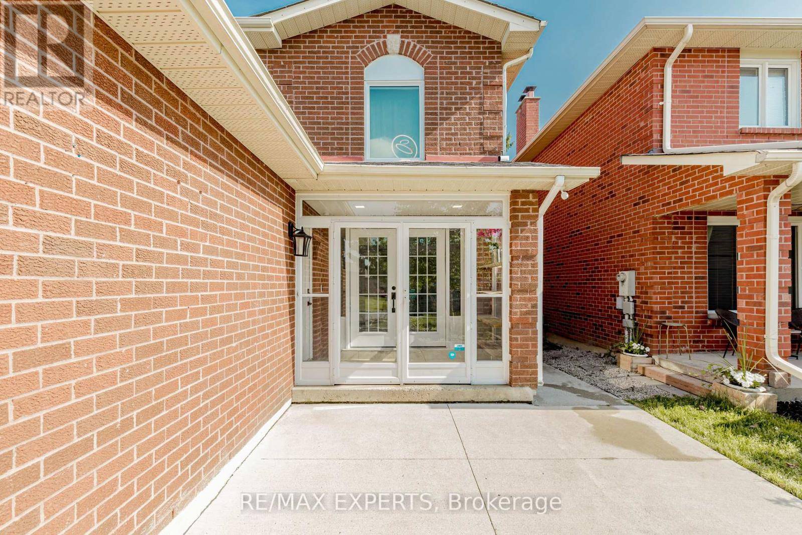 Vaughan (maple), ON L6A1A6,148 LAMAR STREET