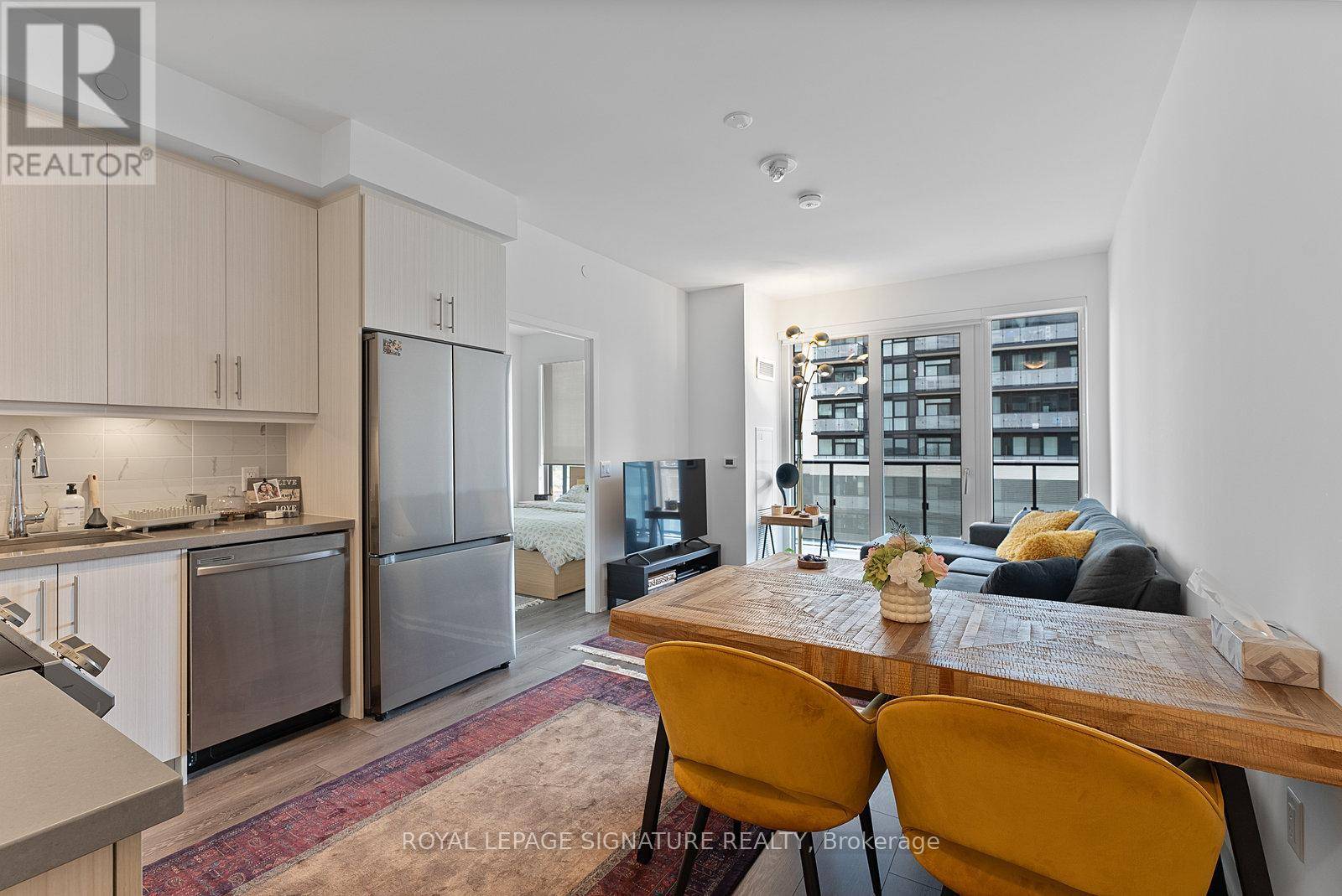 Richmond Hill (langstaff), ON L4B0H5,95 Oneida CRES #1004