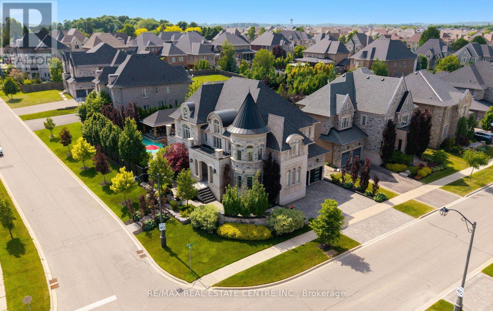 King (nobleton), ON L7B1N2,60 SKYLINE TRAIL