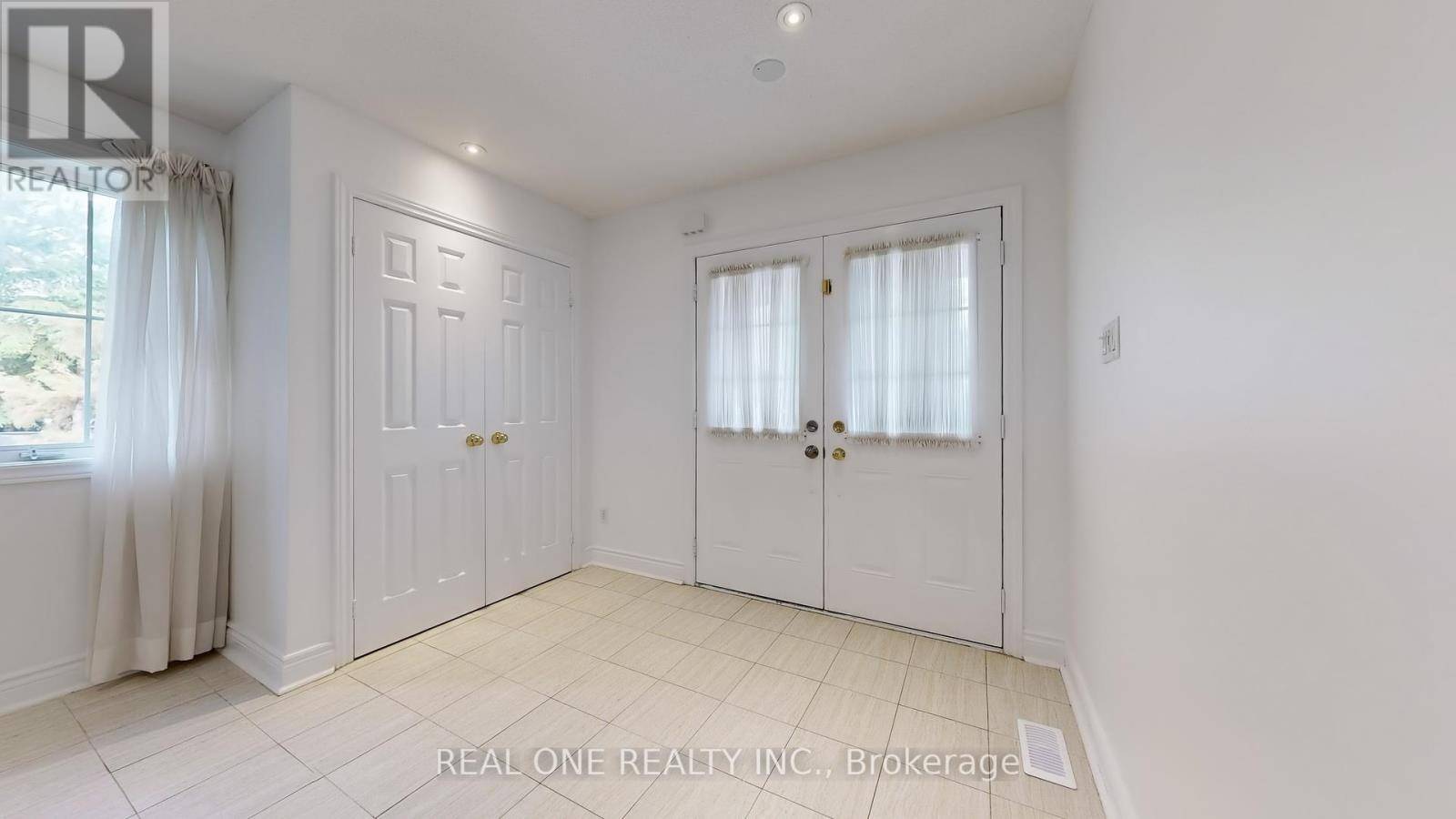 Markham (village Green-south Unionville), ON L3R1J7,191 HELEN AVENUE