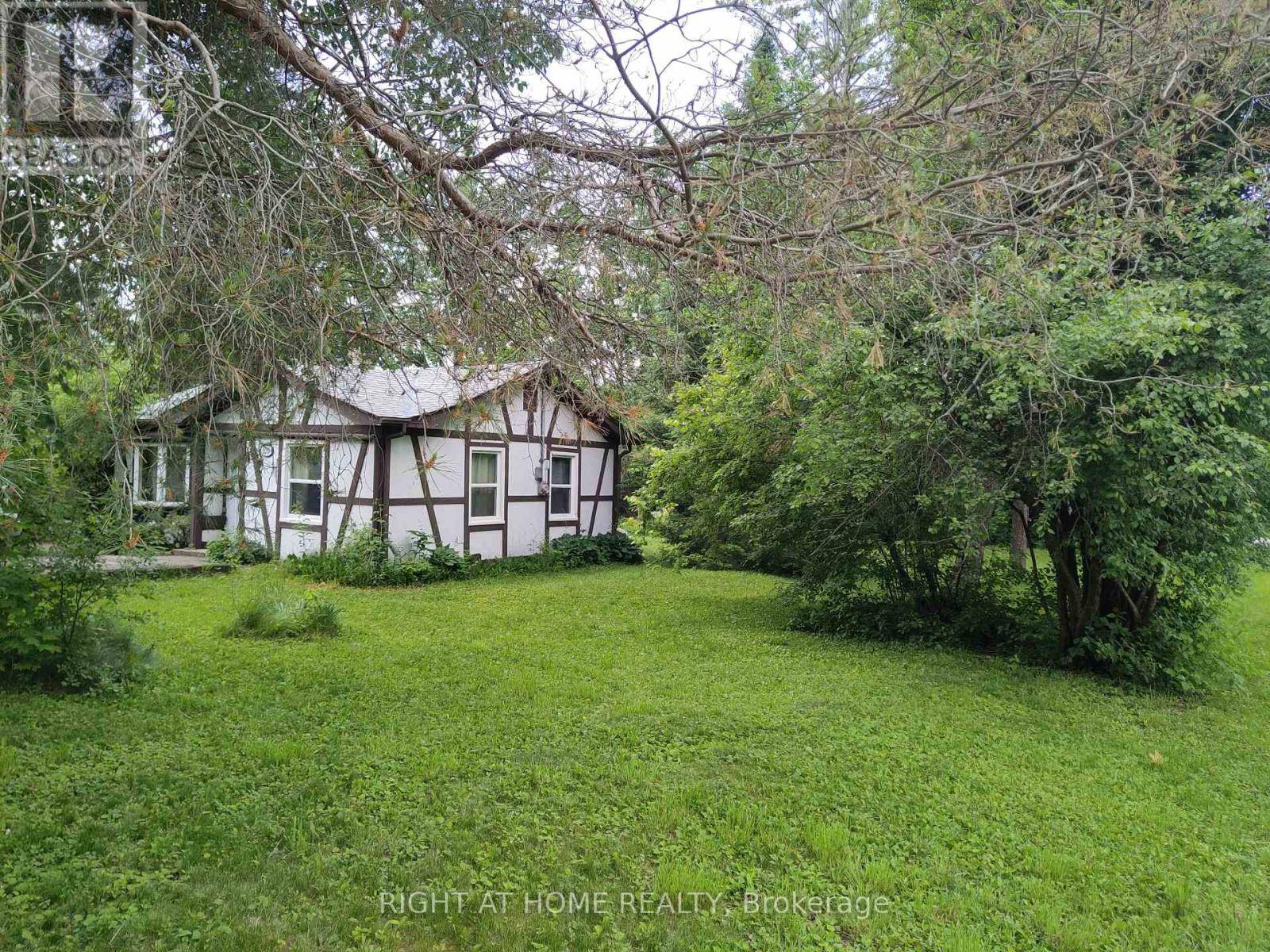 Brock (beaverton), ON L0K1A0,110 ETHEL PARK DRIVE
