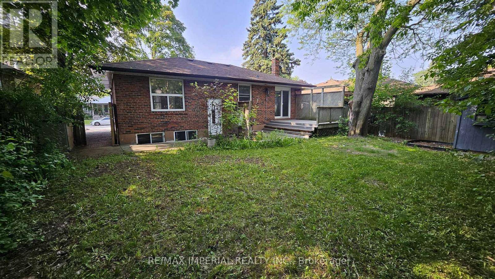 Richmond Hill (harding), ON L4C1R7,445 PALISER CRESCENT N