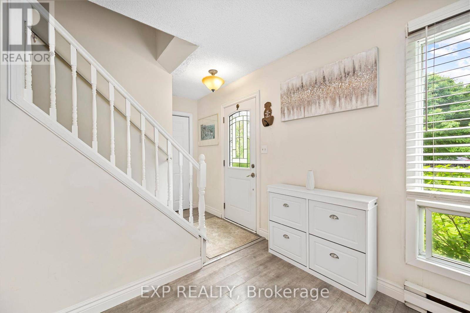 Georgina (pefferlaw), ON L0E1N0,75 BROOK CRESCENT
