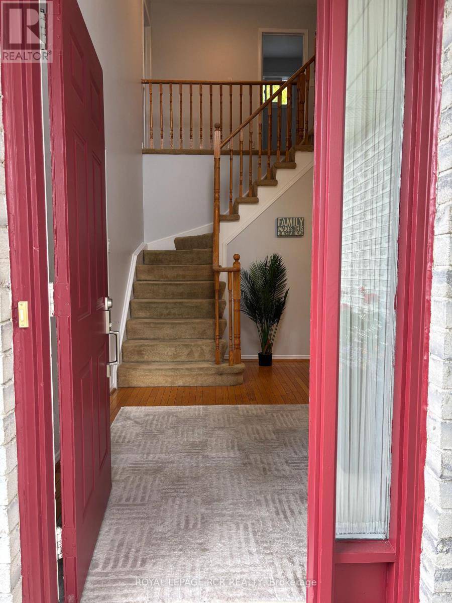 East Gwillimbury (holland Landing), ON L9N1C7,14 FORRESTWOOD CRESCENT