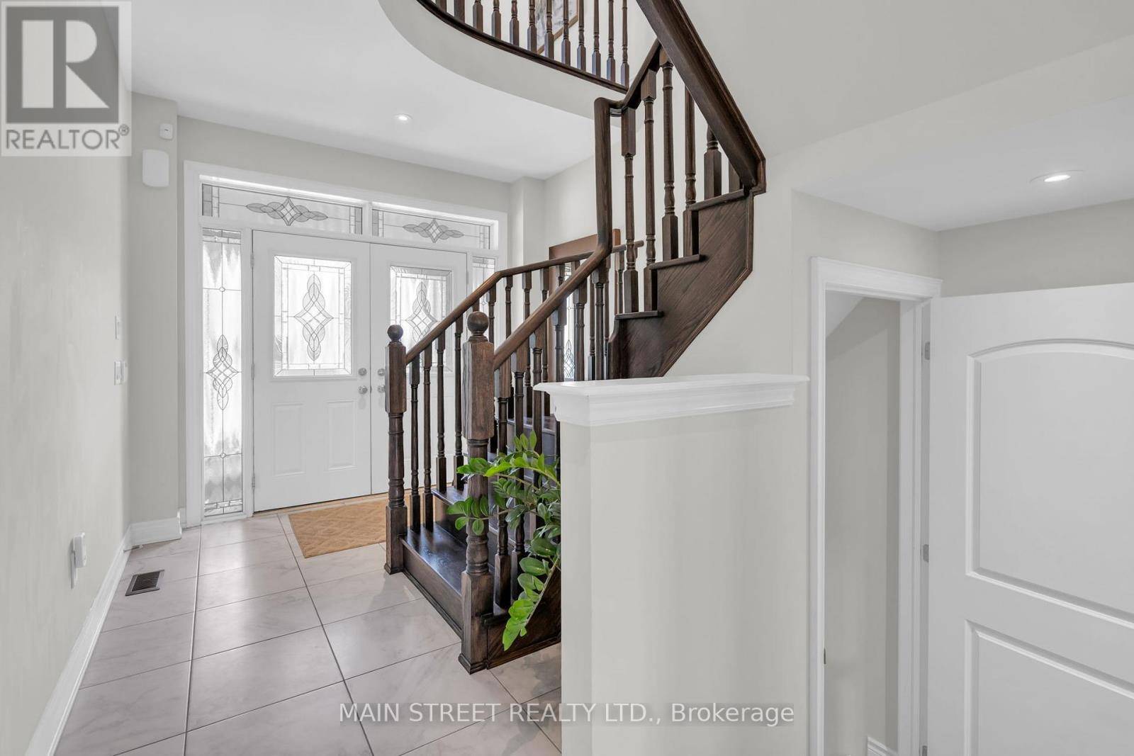 East Gwillimbury (queensville), ON L9N0S1,123 MONDIAL CRESCENT