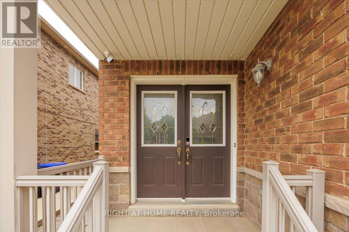 Bradford West Gwillimbury (bradford), ON L3Z0J5,166 GARDINER DRIVE