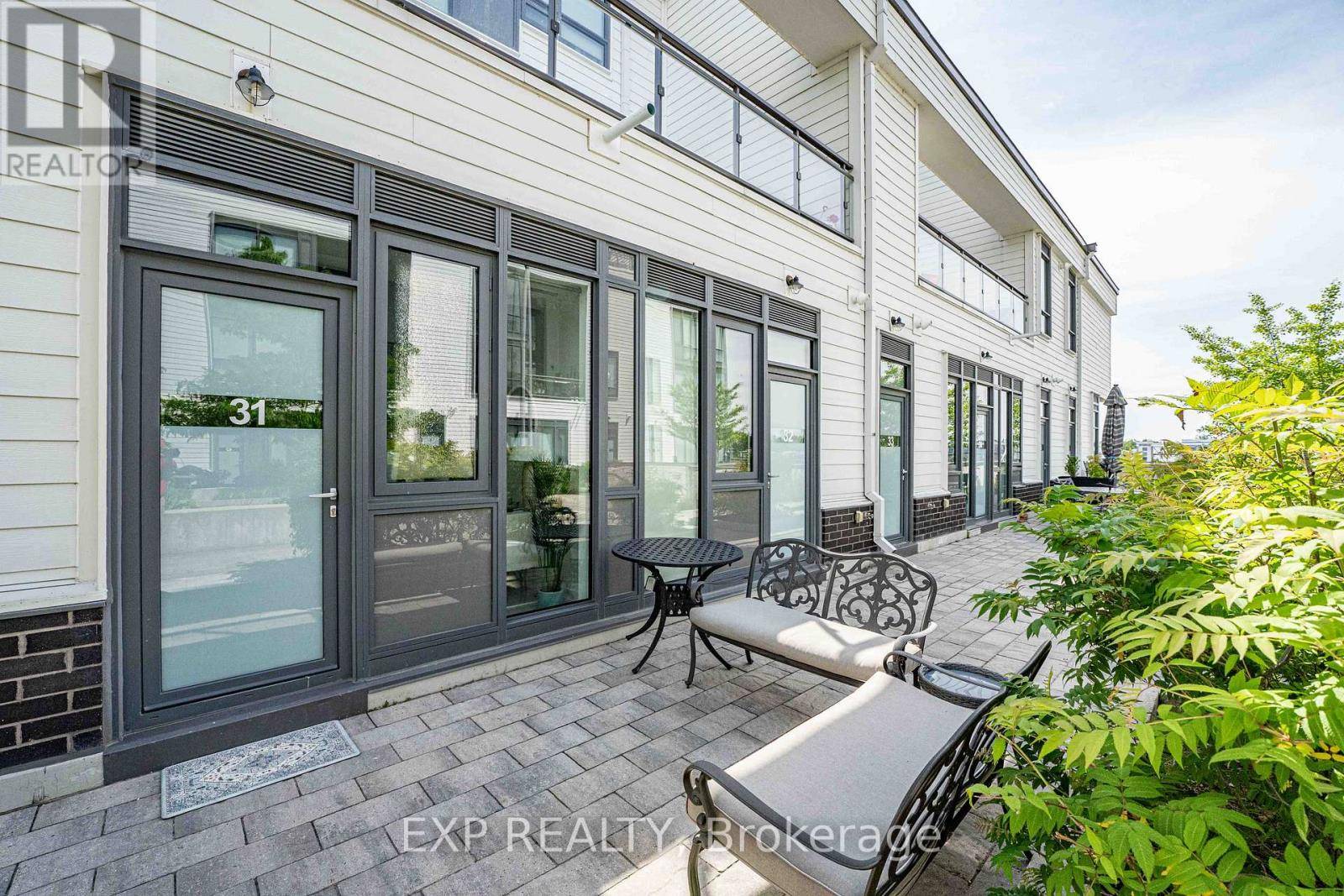 Innisfil, ON L9S0M1,247 Broward WAY #31