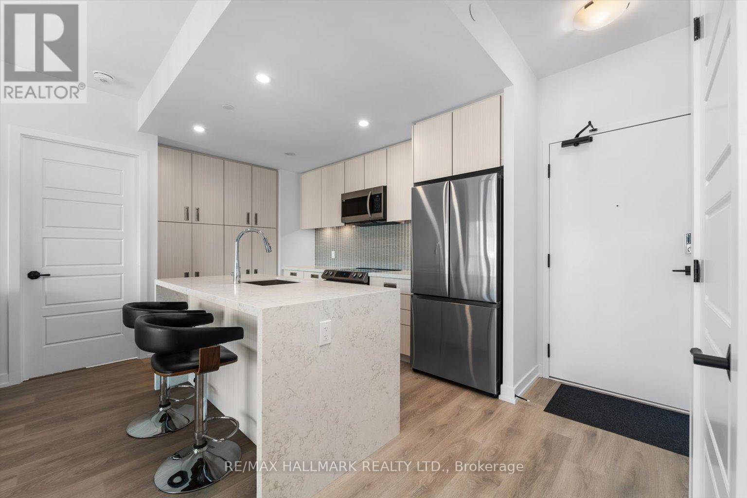 Innisfil, ON L9S0R5,415 SEA RAY AVE #311