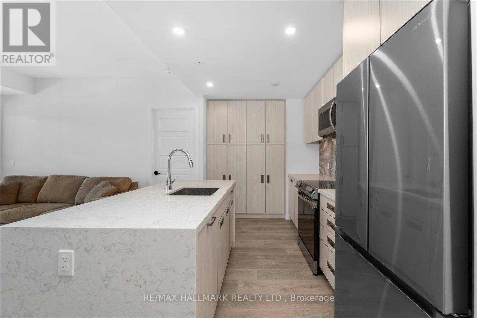 Innisfil, ON L9S0R5,415 SEA RAY AVE #311